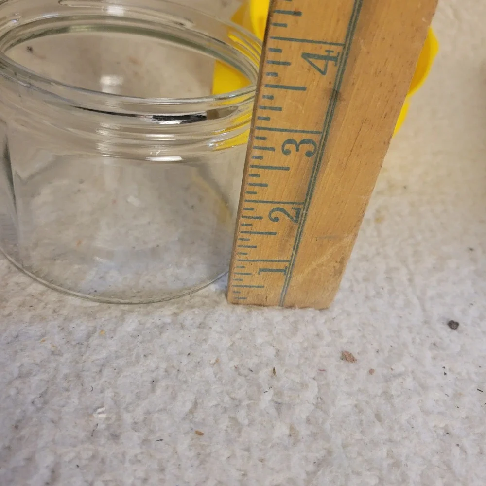 Unbranded Citrus Juicer Kitchen OS Yellow Excellent Retro Glass Manual Reamer